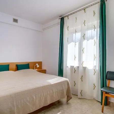 Studio Fur 3 Personen Ca 42 Qm In Veli Losinj, Kvarner Bucht Losinj