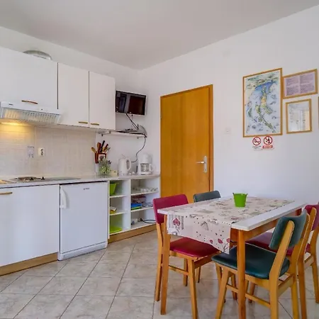 Studio Fur 3 Personen Ca 42 Qm In Veli Losinj, Kvarner Bucht Losinj